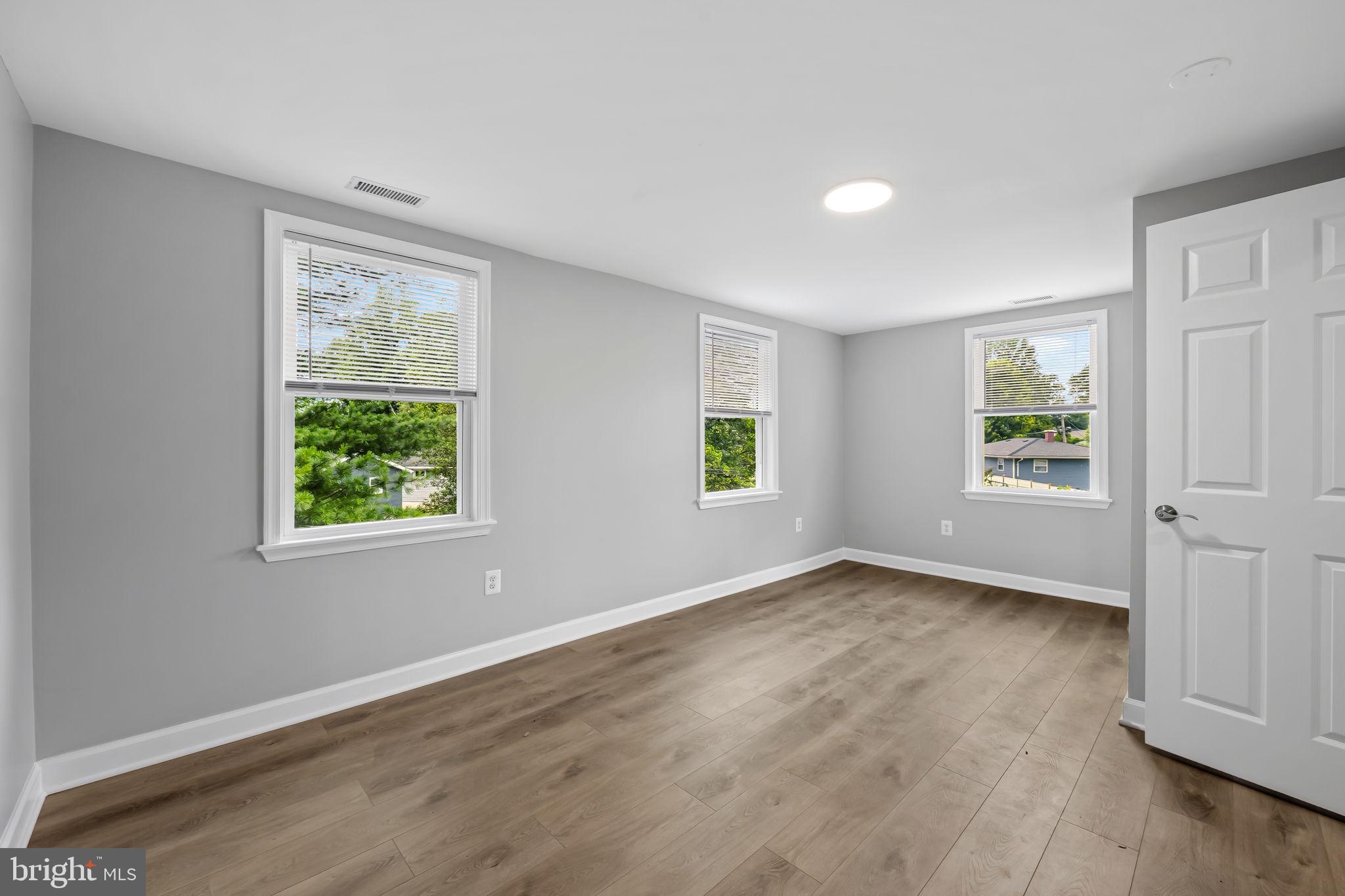 CATONSVILLE MANOR - Residential
