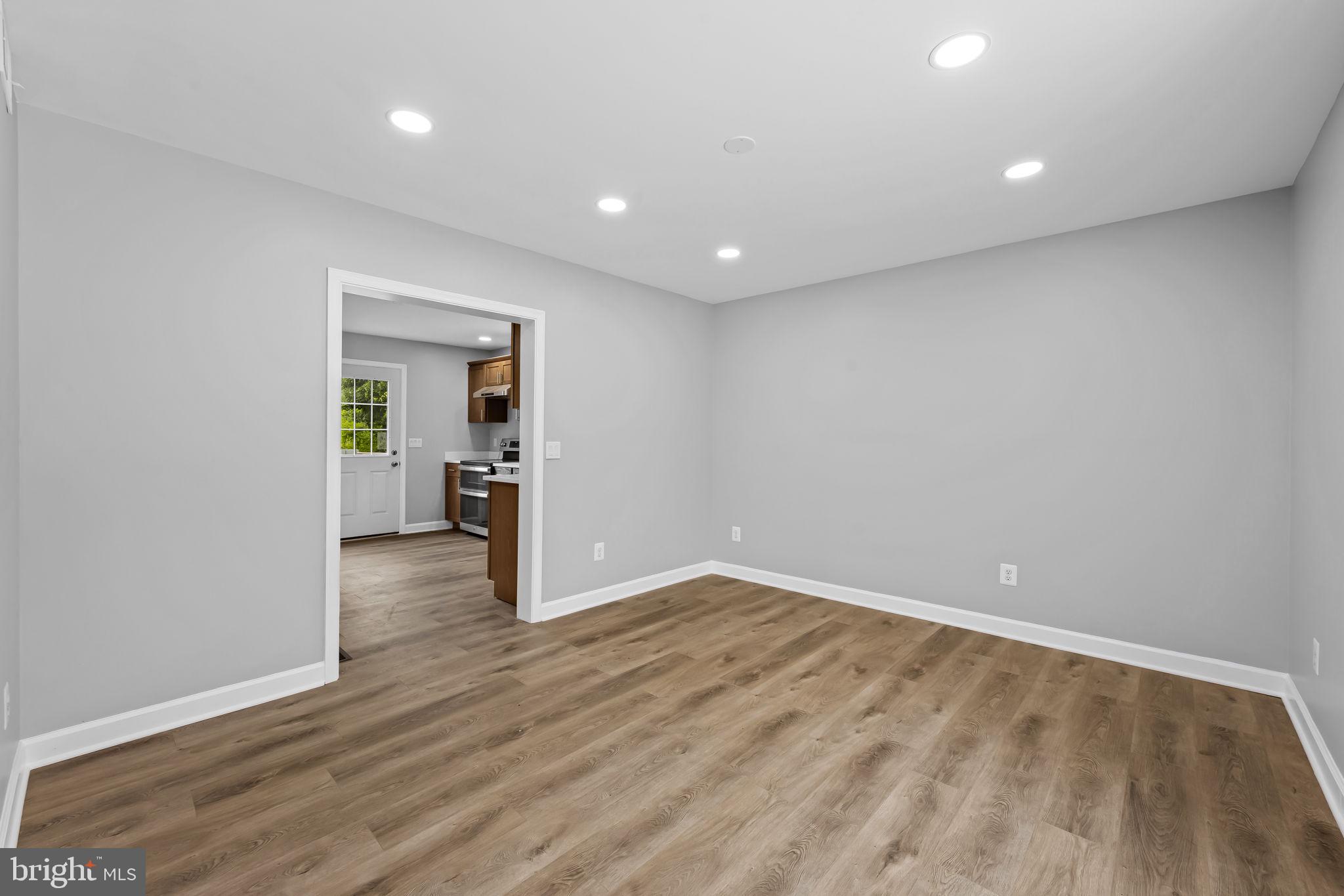 CATONSVILLE MANOR - Residential