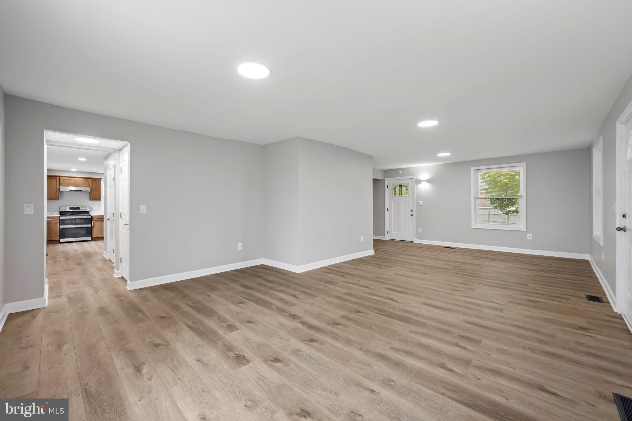 CATONSVILLE MANOR - Residential