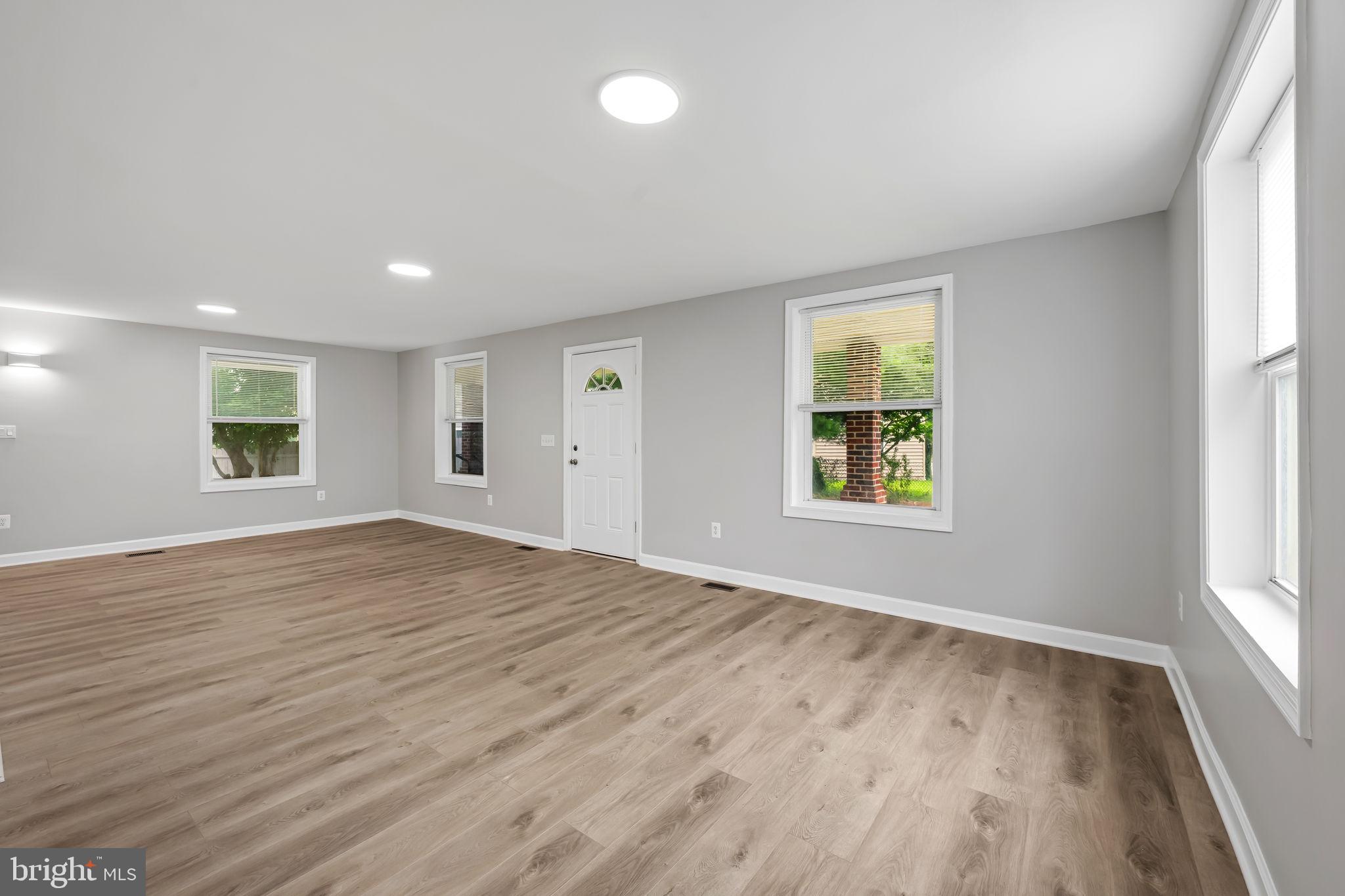 CATONSVILLE MANOR - Residential