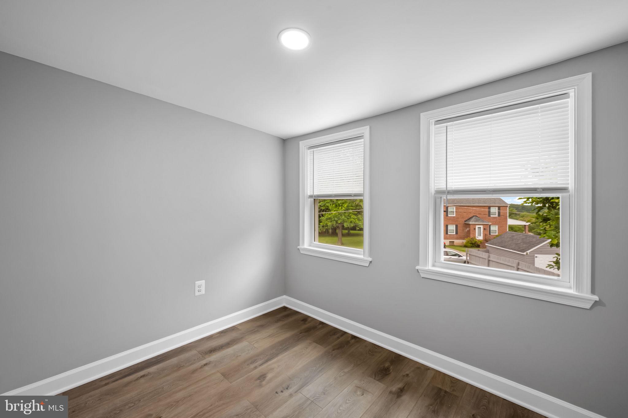CATONSVILLE MANOR - Residential