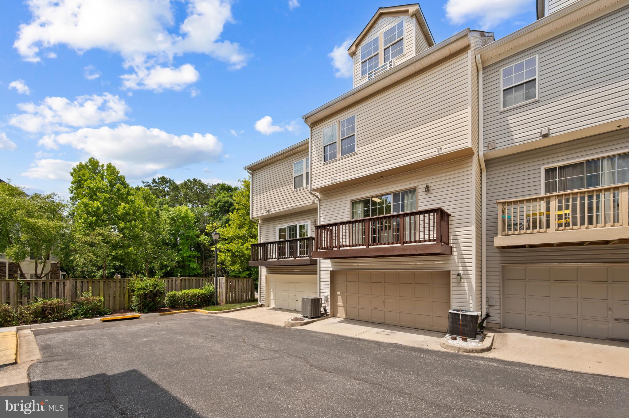 RUSSETT - Residential