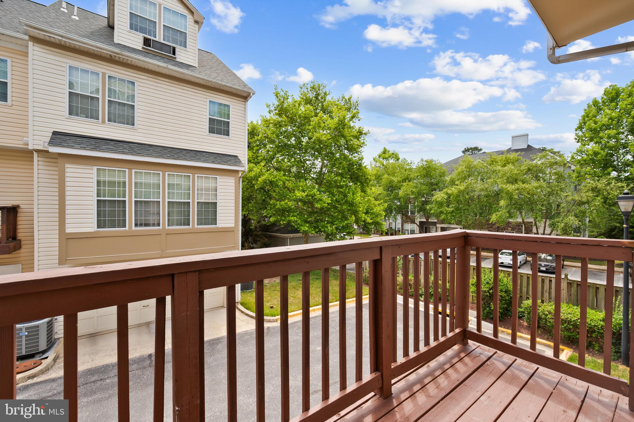 RUSSETT - Residential