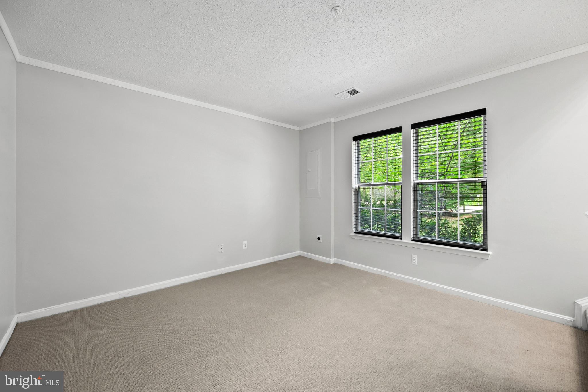 RUSSETT - Residential