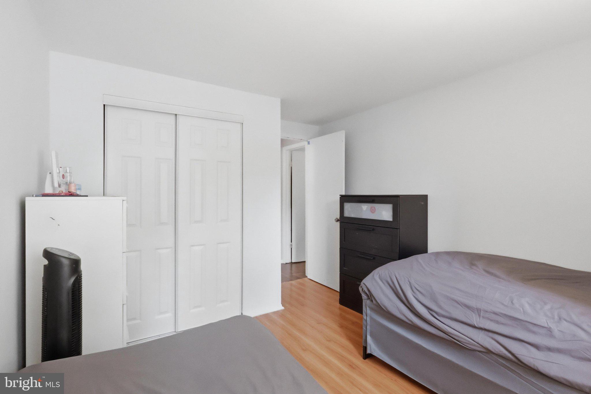 FARMINGDALE - Residential