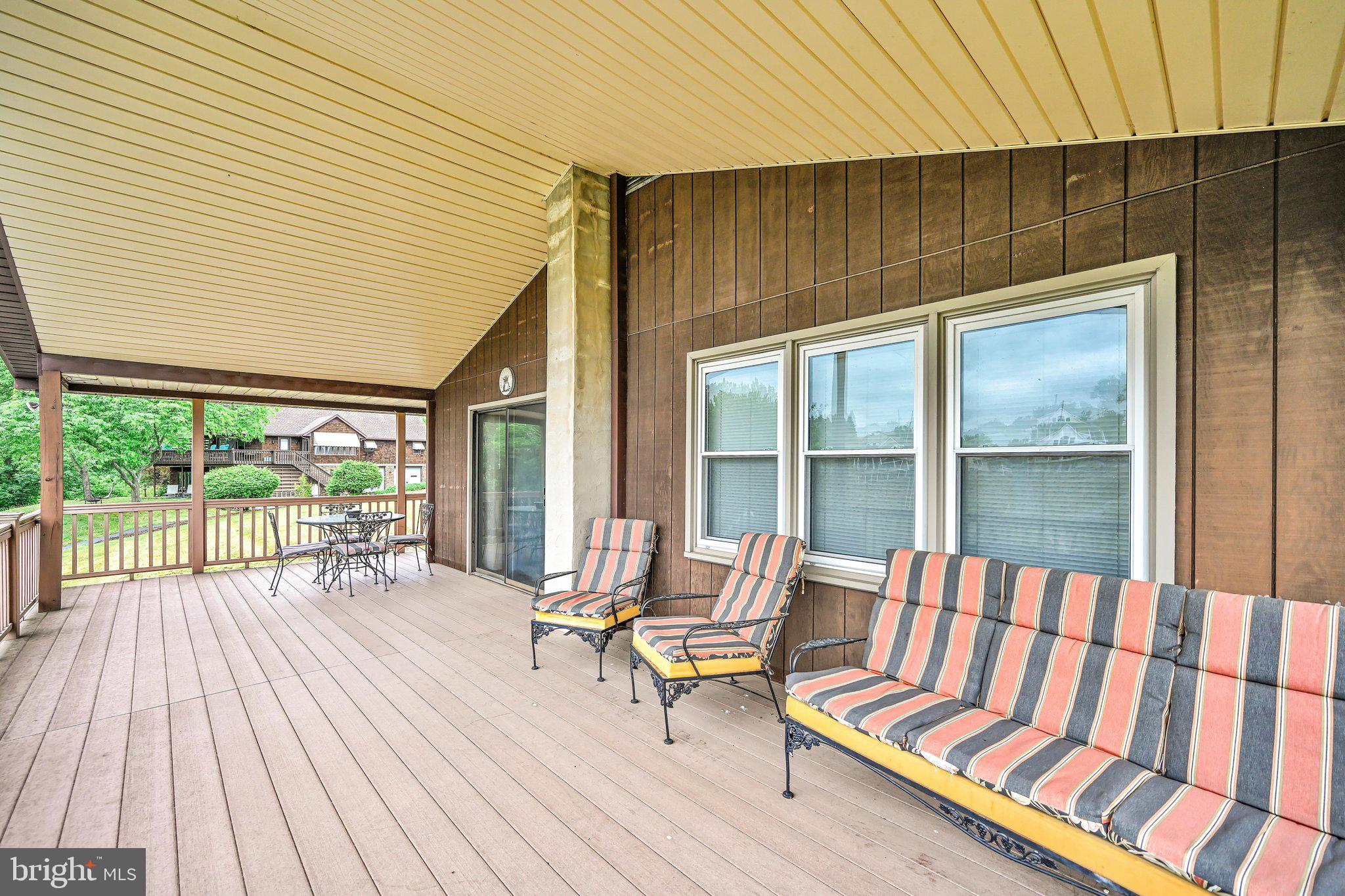 LAKE WYNONAH - Residential
