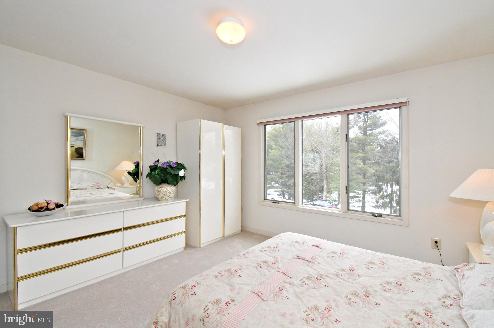 HILLS AT NORTHAMPT - Residential