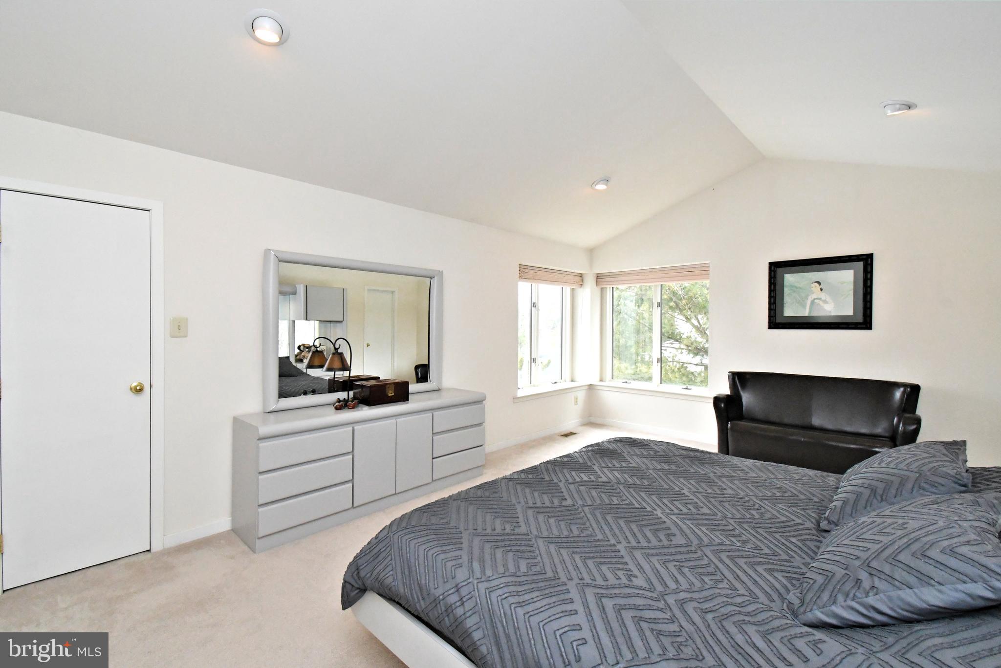 HILLS AT NORTHAMPT - Residential