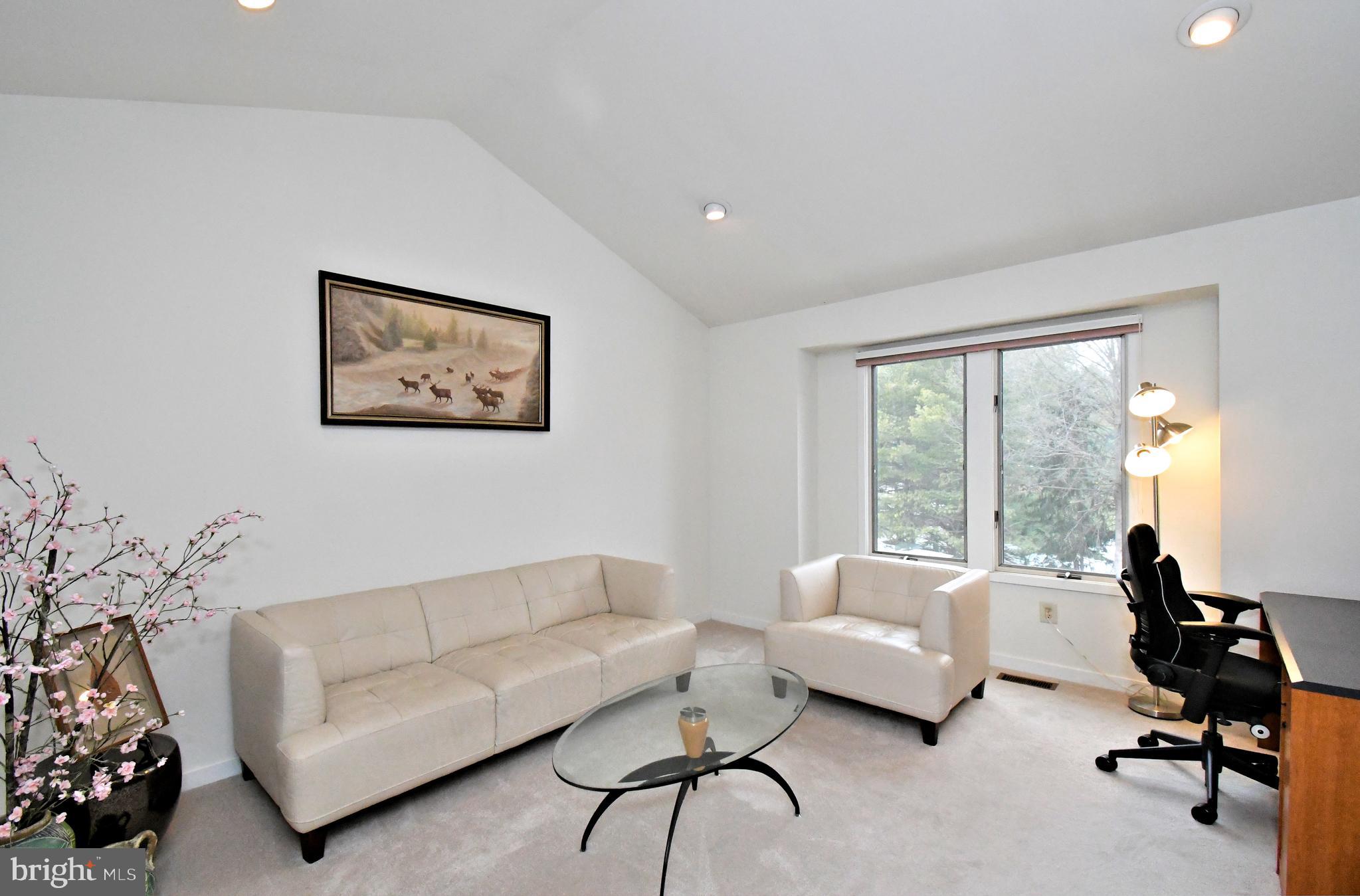 HILLS AT NORTHAMPT - Residential