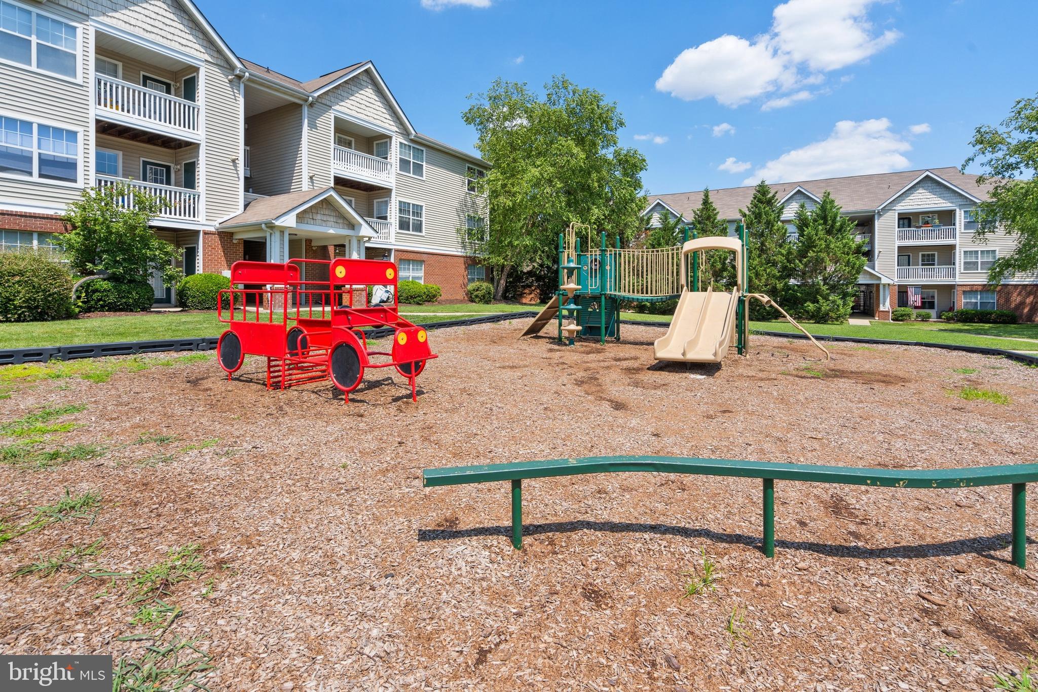 LAKESIDE AT SOUTH RIDING - Residential