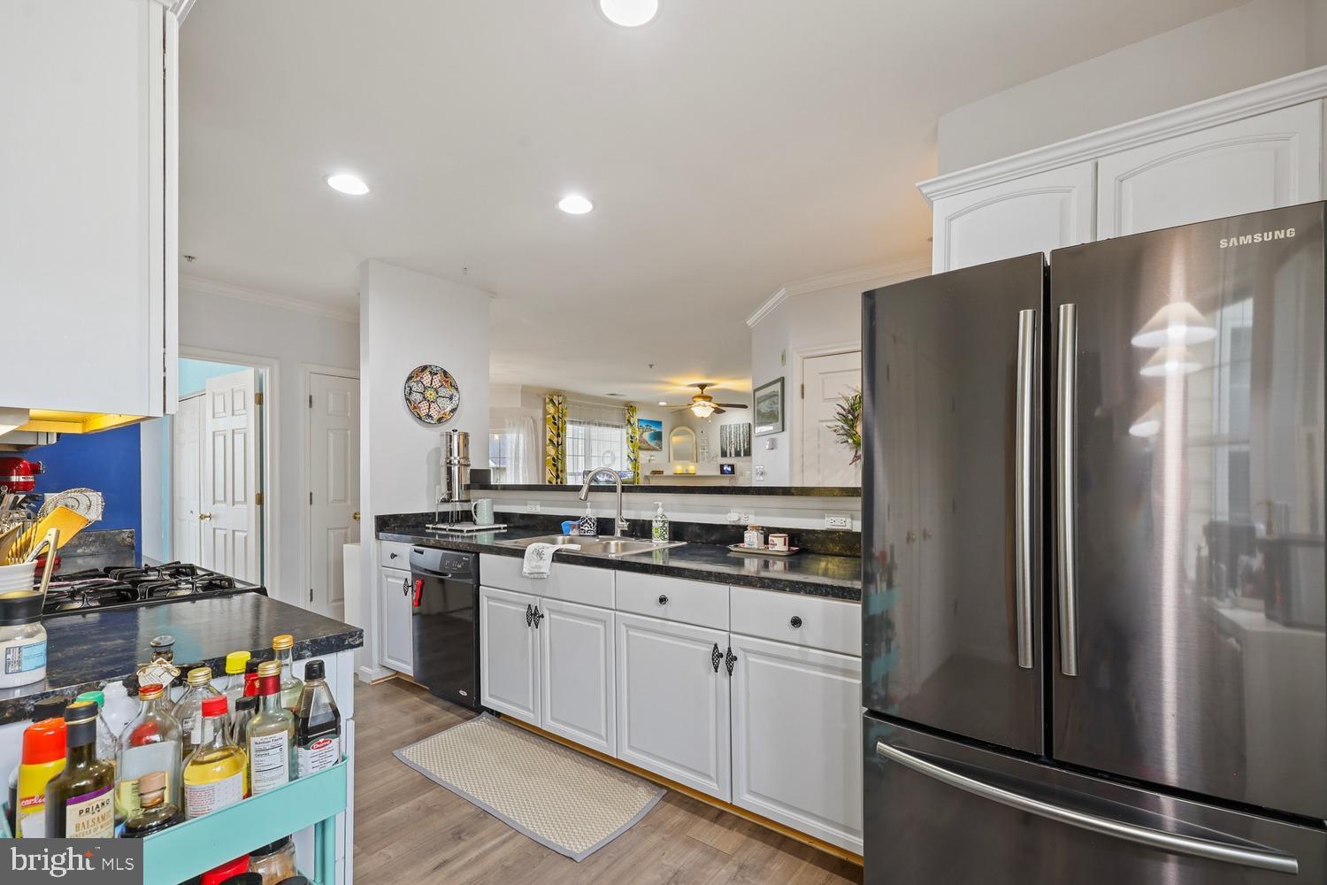 LAKESIDE AT SOUTH RIDING - Residential