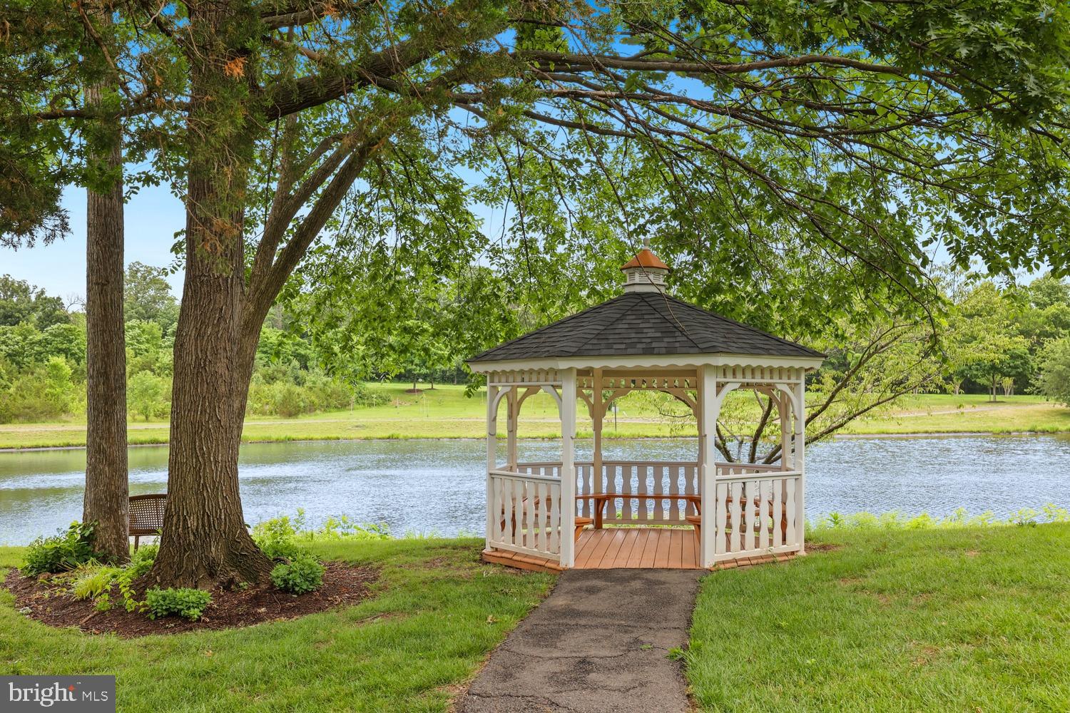 LAKESIDE AT SOUTH RIDING - Residential