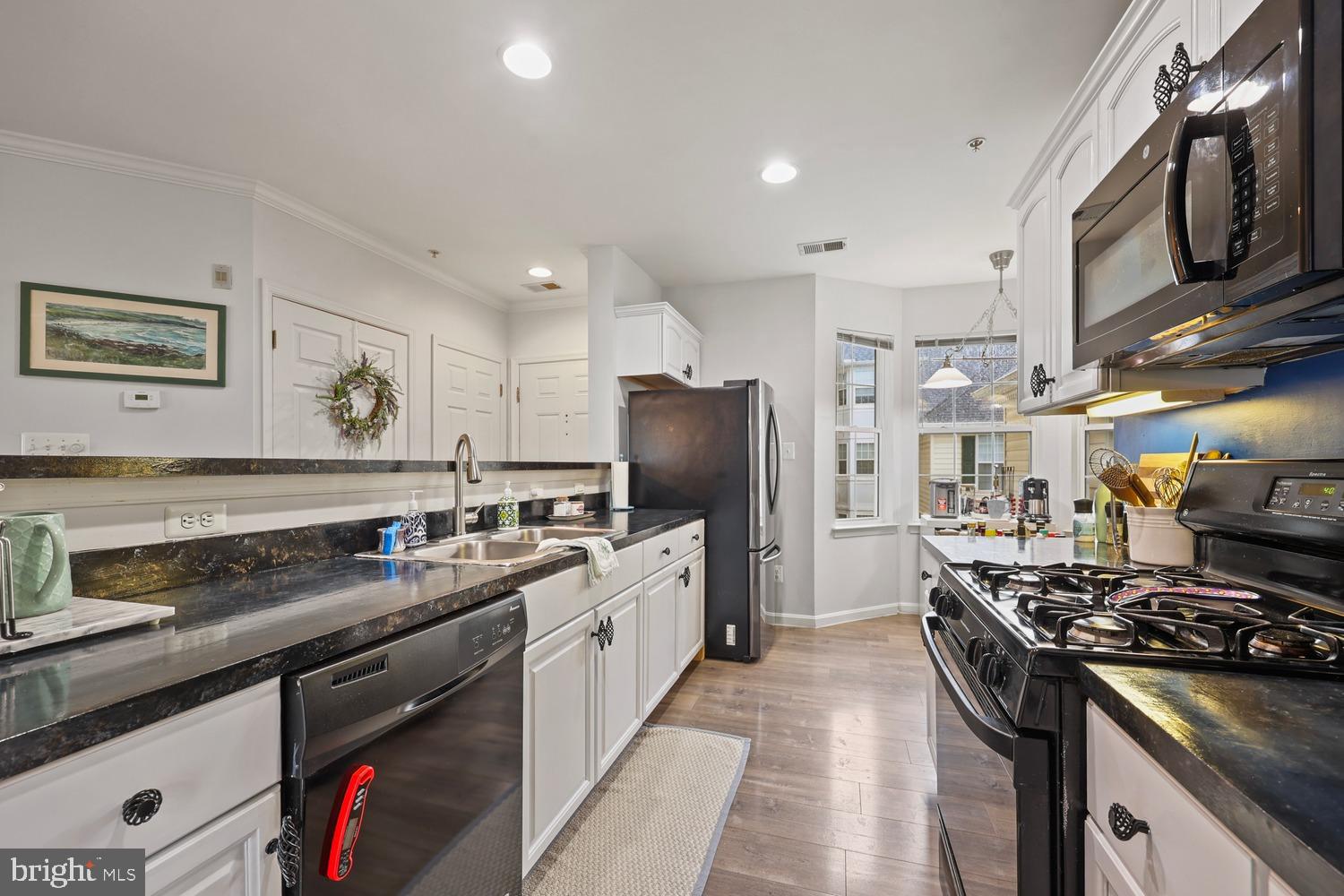 LAKESIDE AT SOUTH RIDING - Residential
