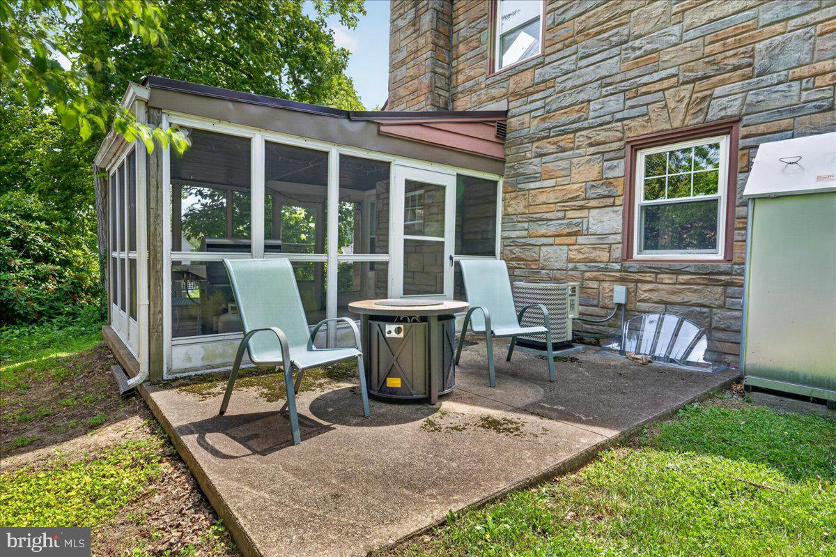 GLENSIDE - Residential