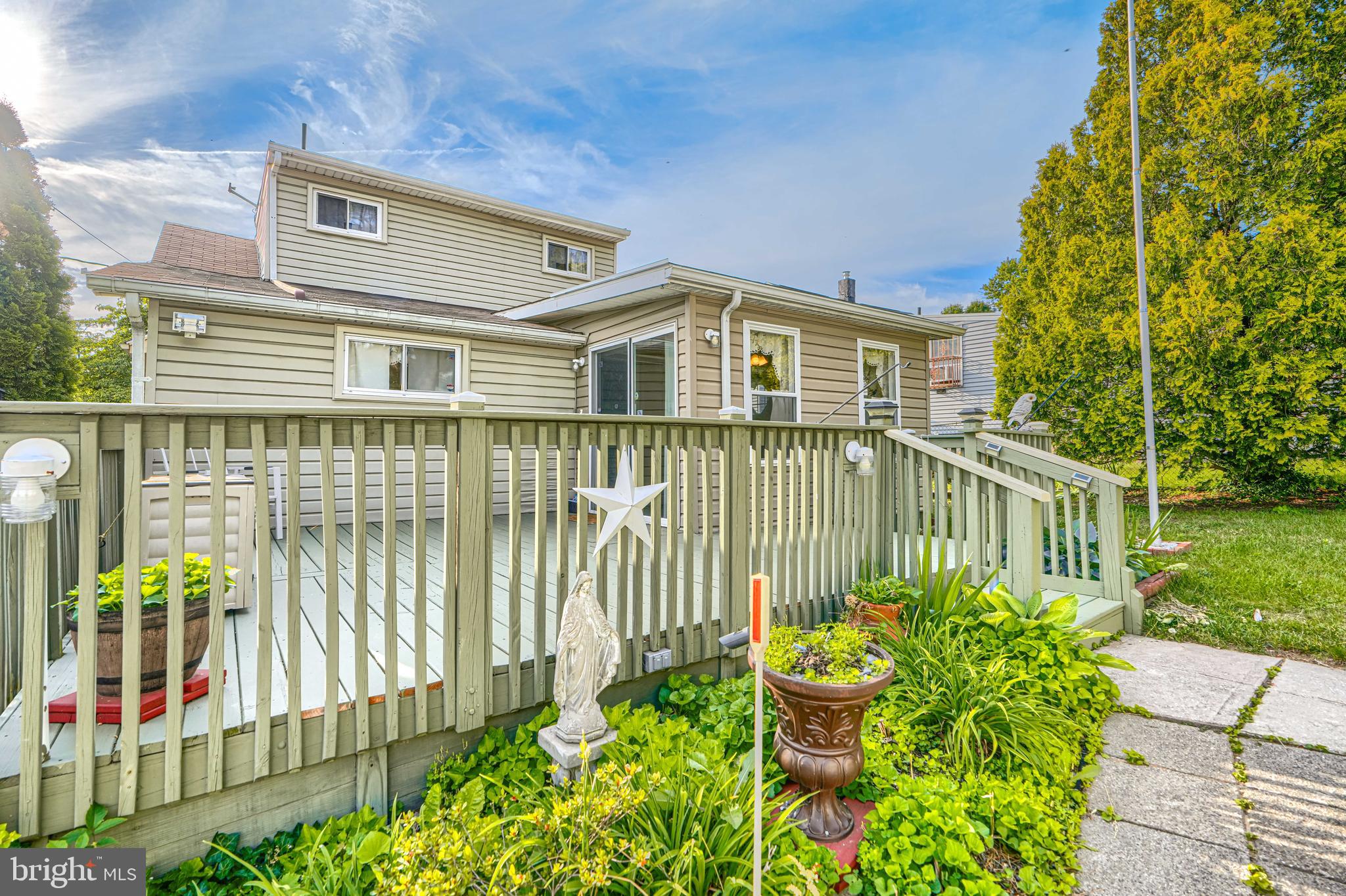 HAMILTON HILLS - Residential