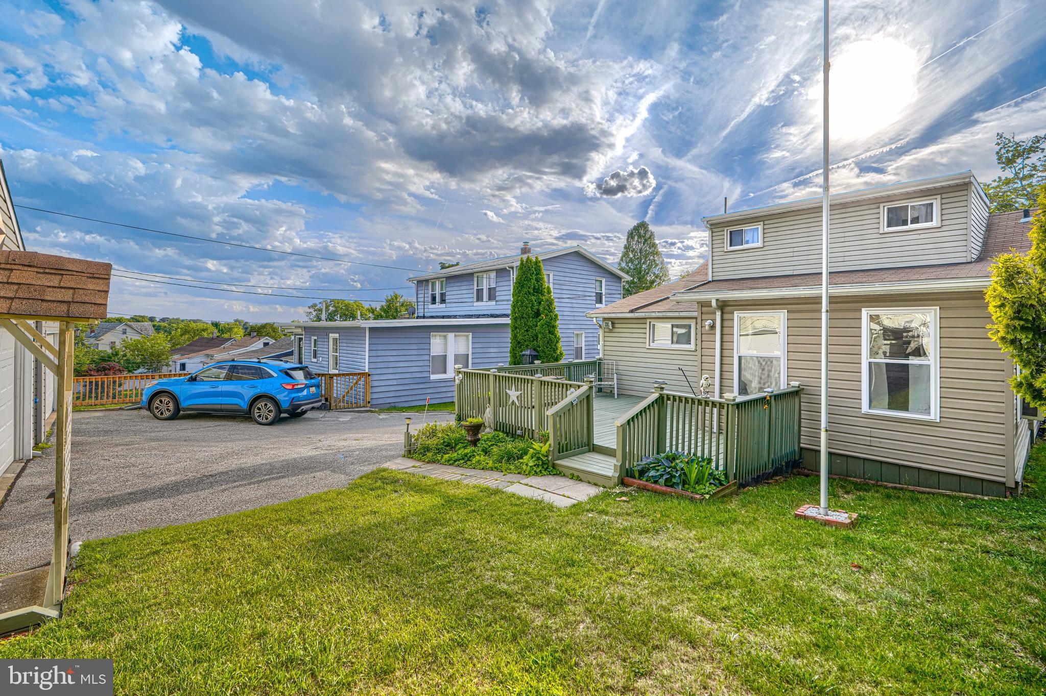 HAMILTON HILLS - Residential