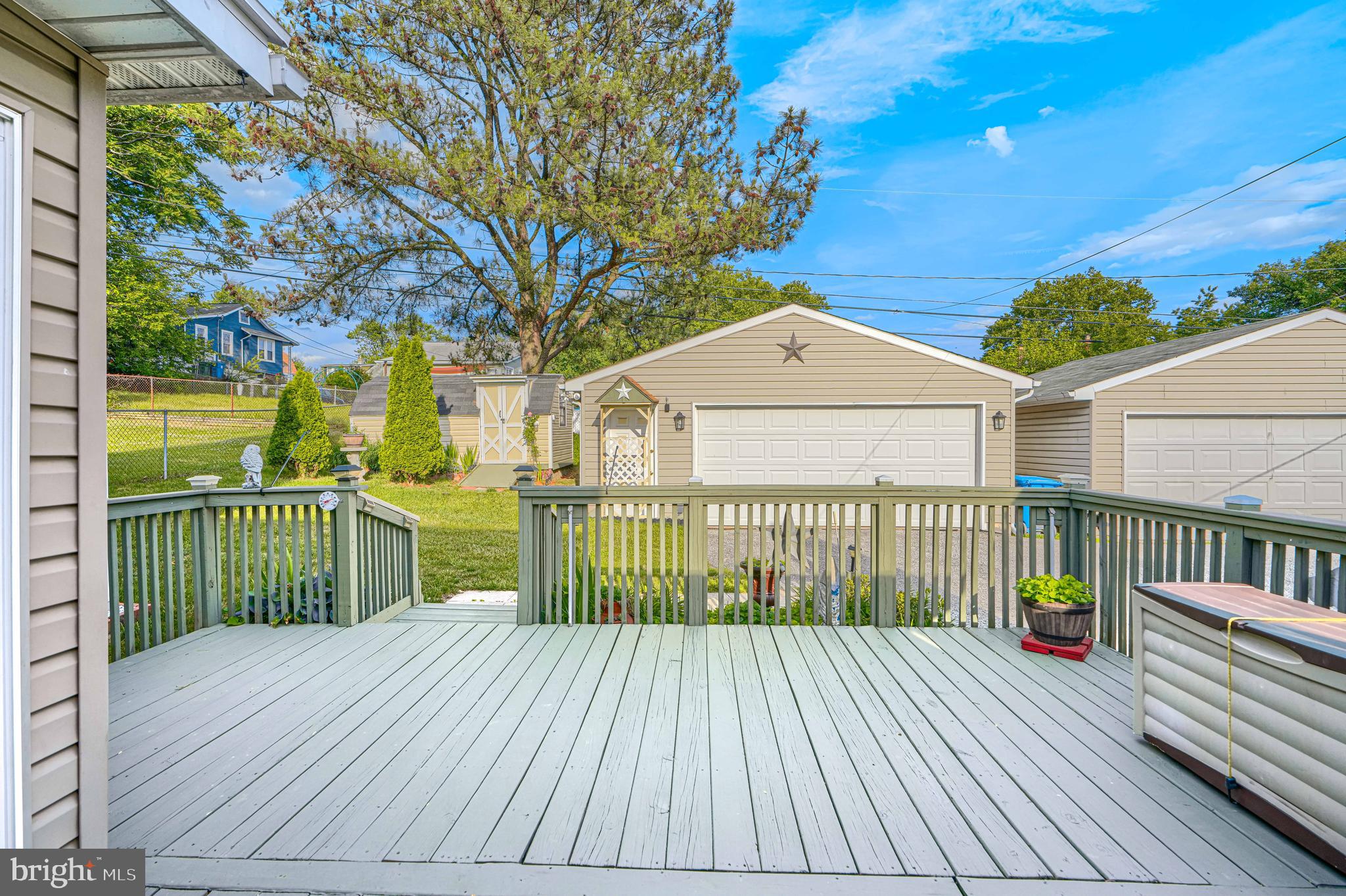 HAMILTON HILLS - Residential
