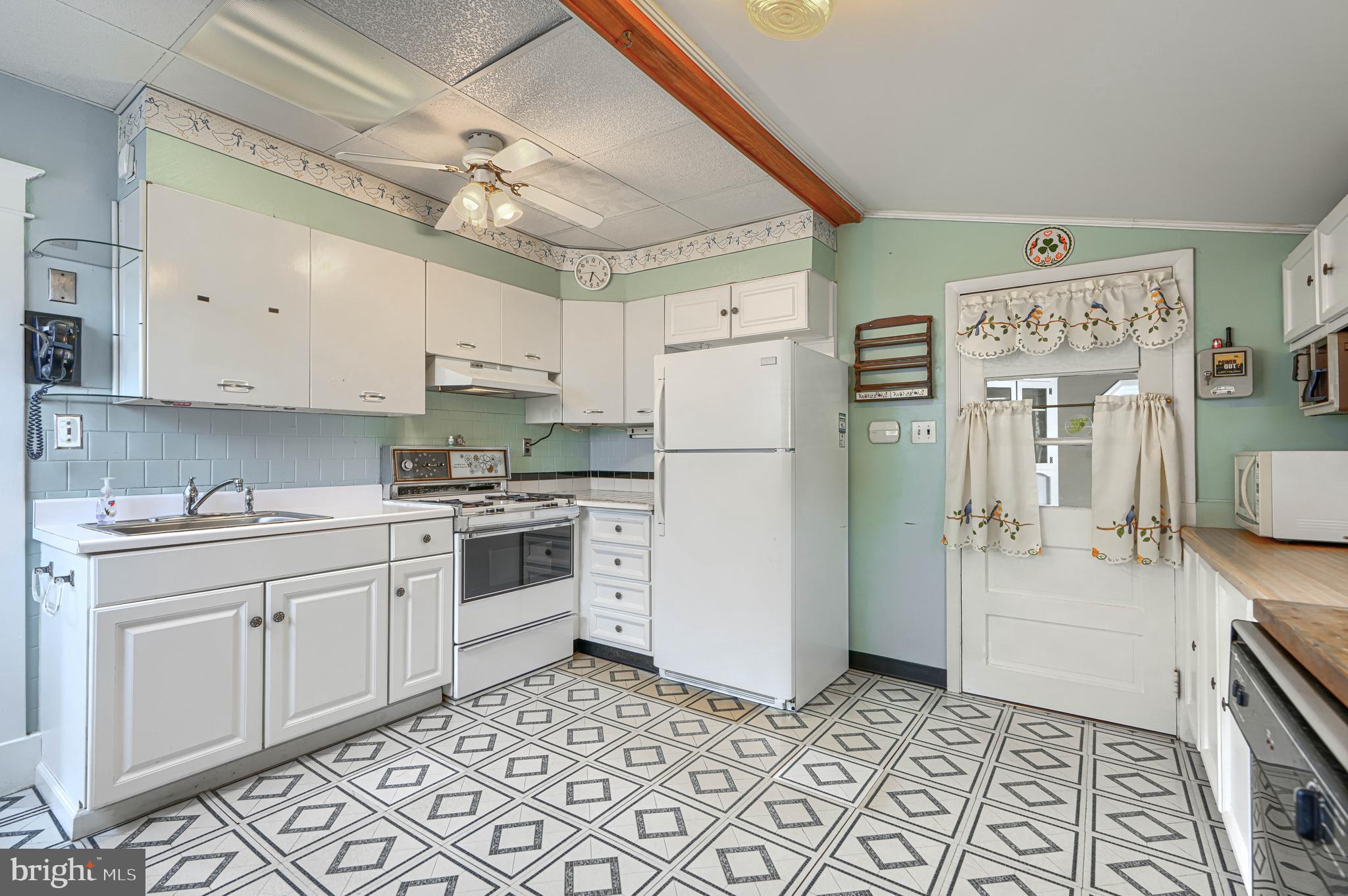HAMILTON HILLS - Residential