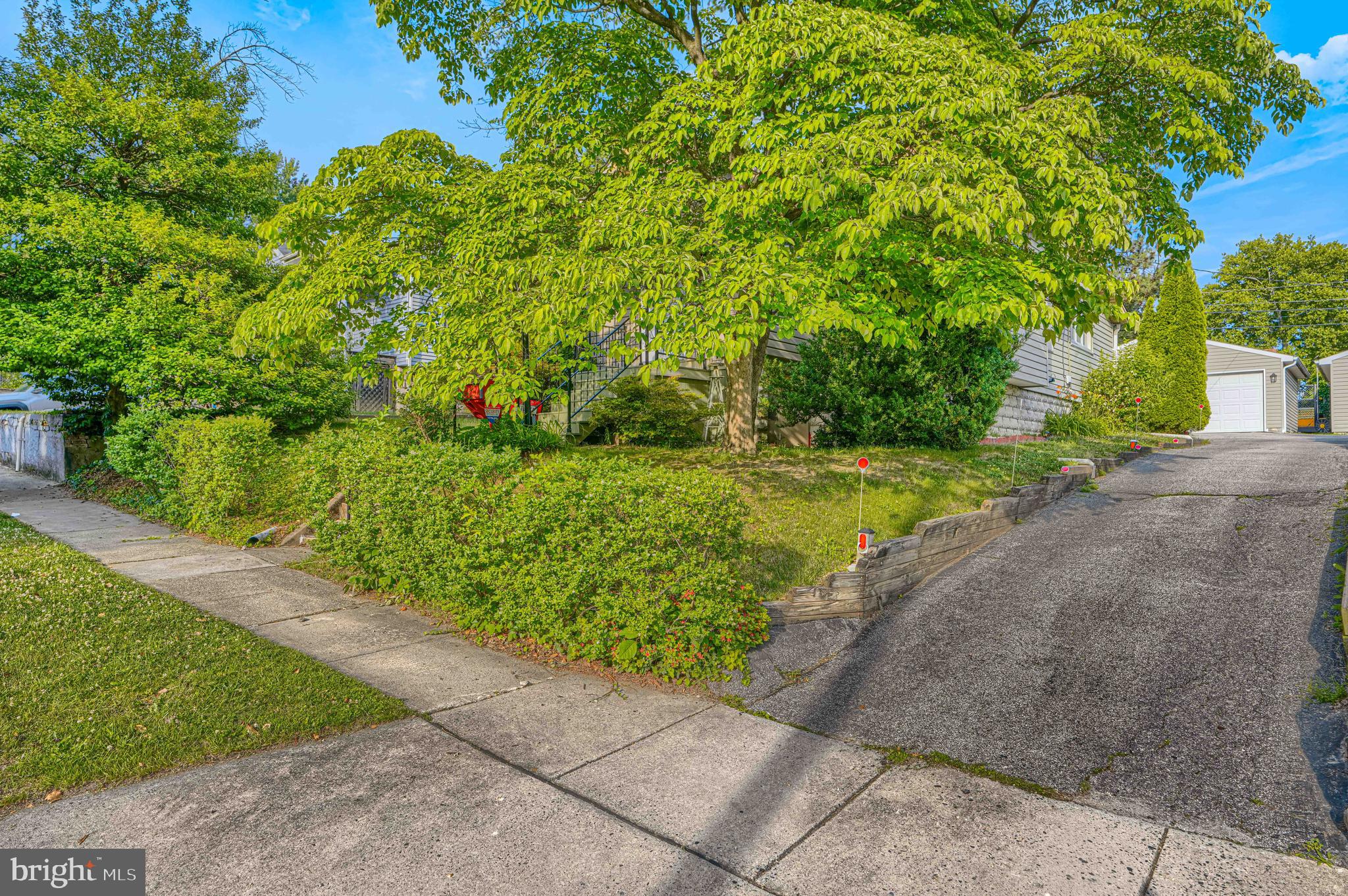 HAMILTON HILLS - Residential
