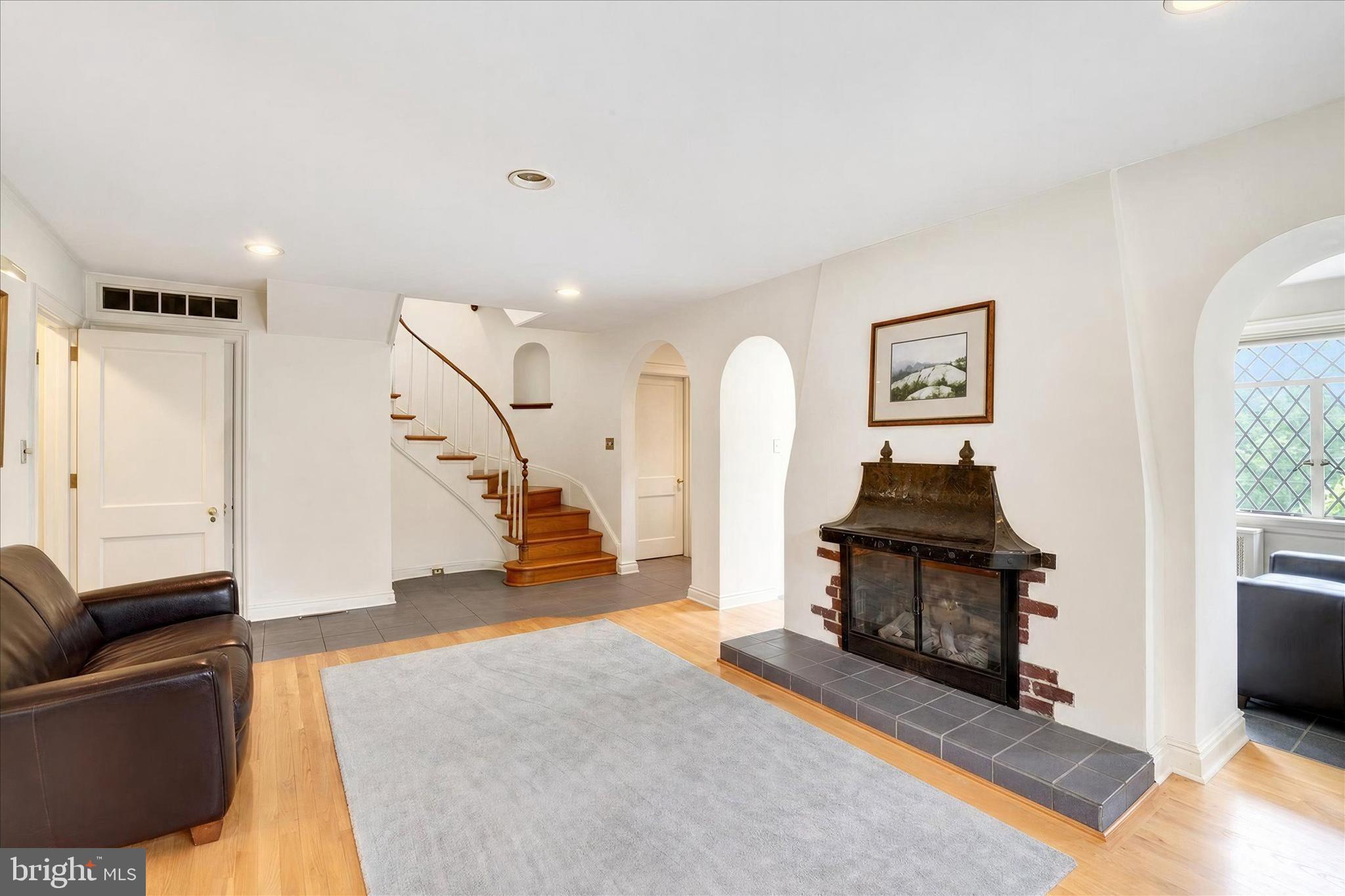 ELMWOOD - Residential