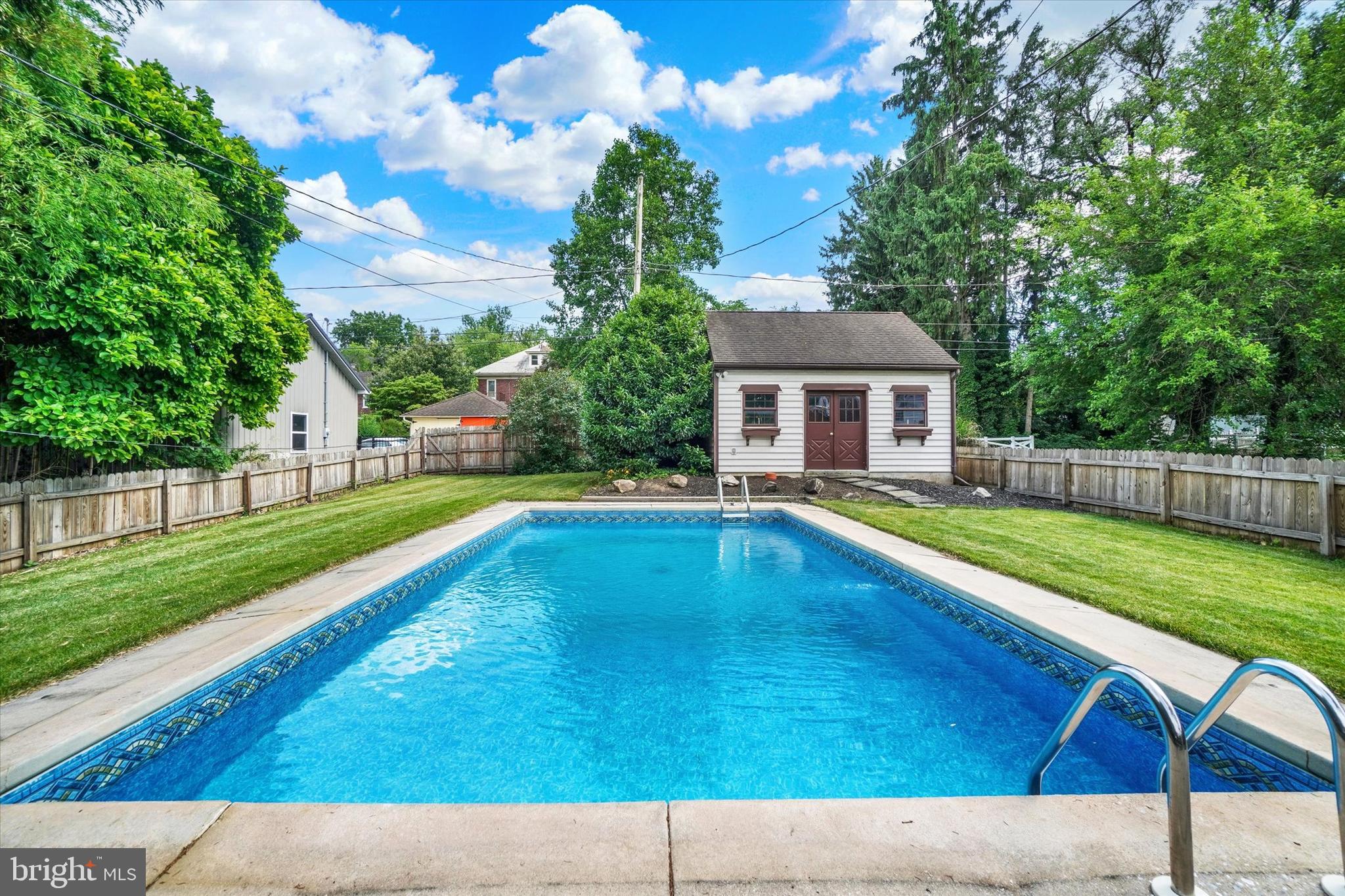 ELMWOOD - Residential
