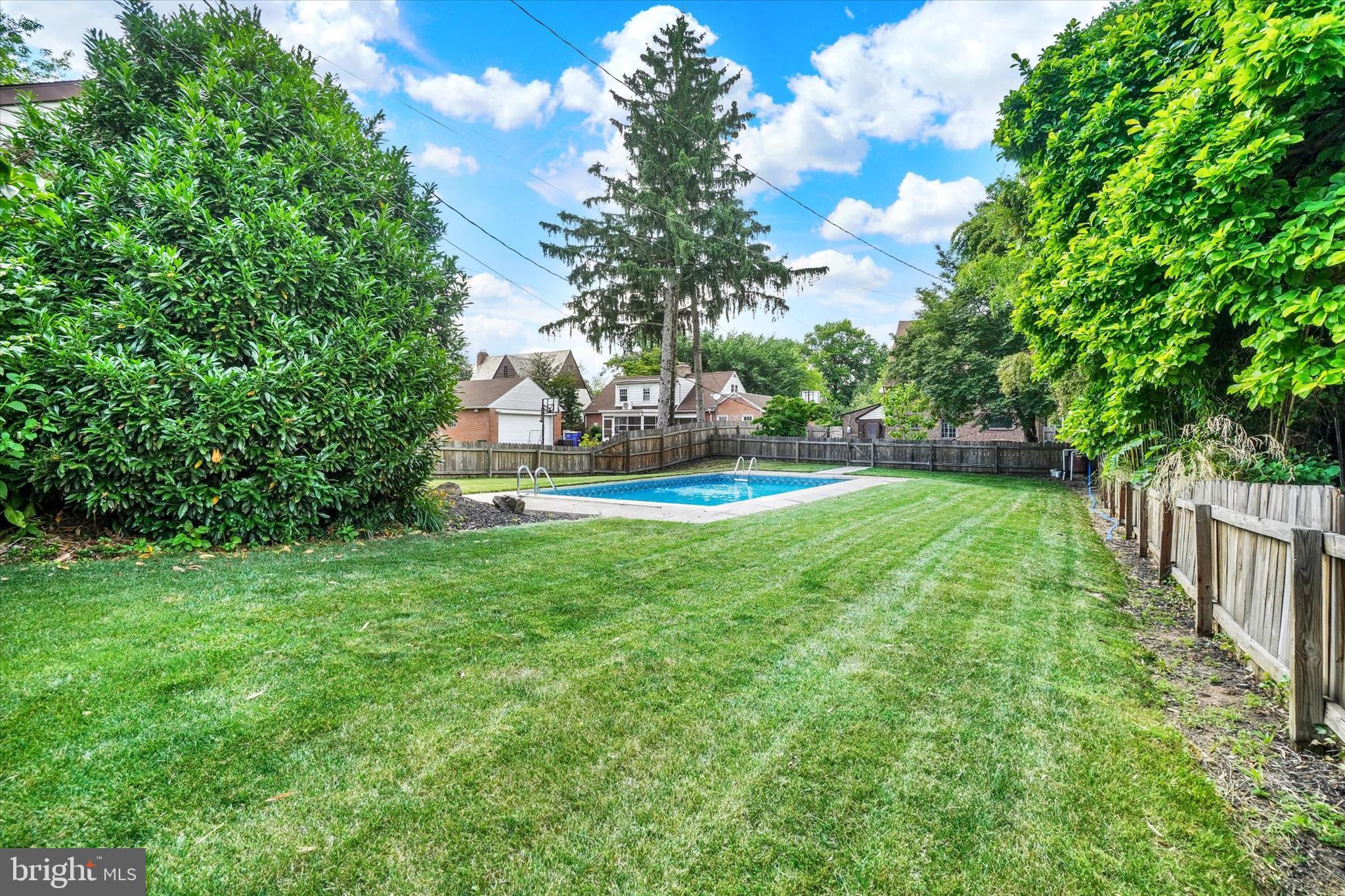 ELMWOOD - Residential