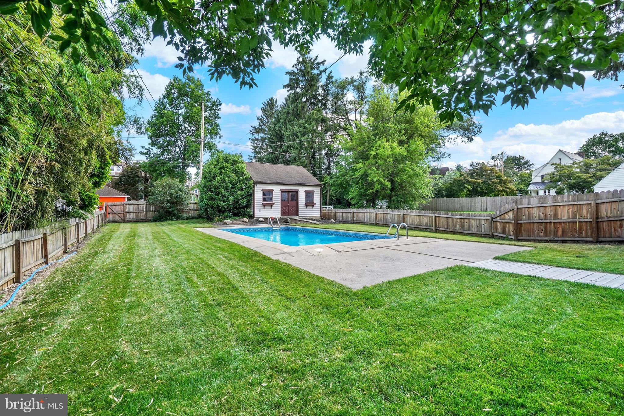 ELMWOOD - Residential