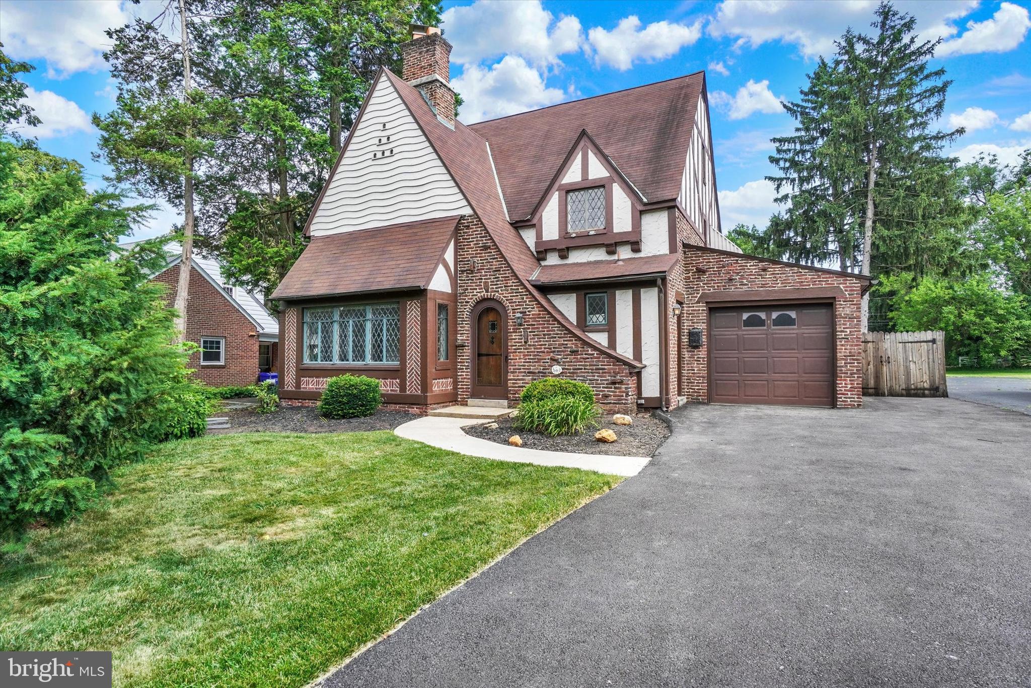ELMWOOD - Residential