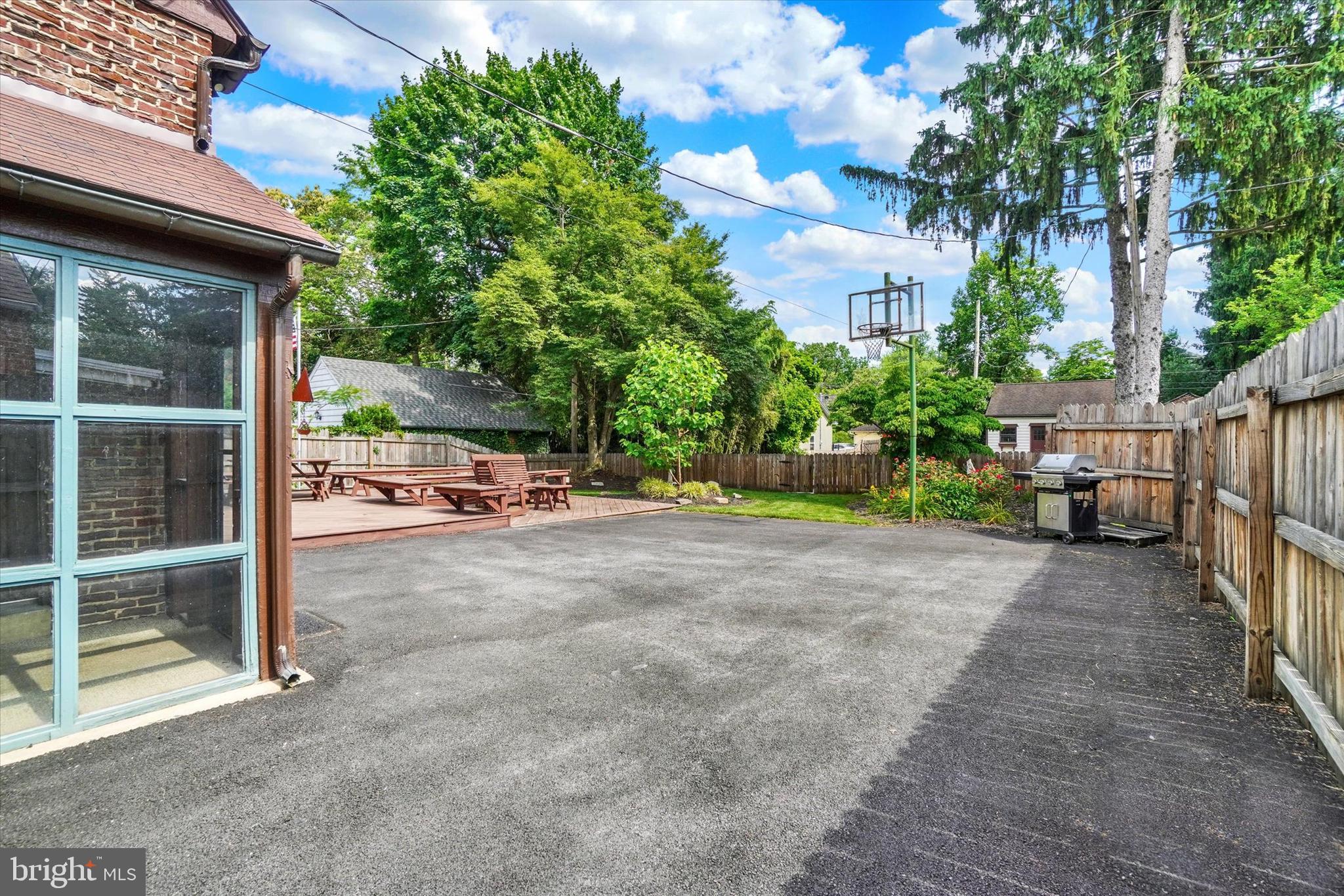 ELMWOOD - Residential