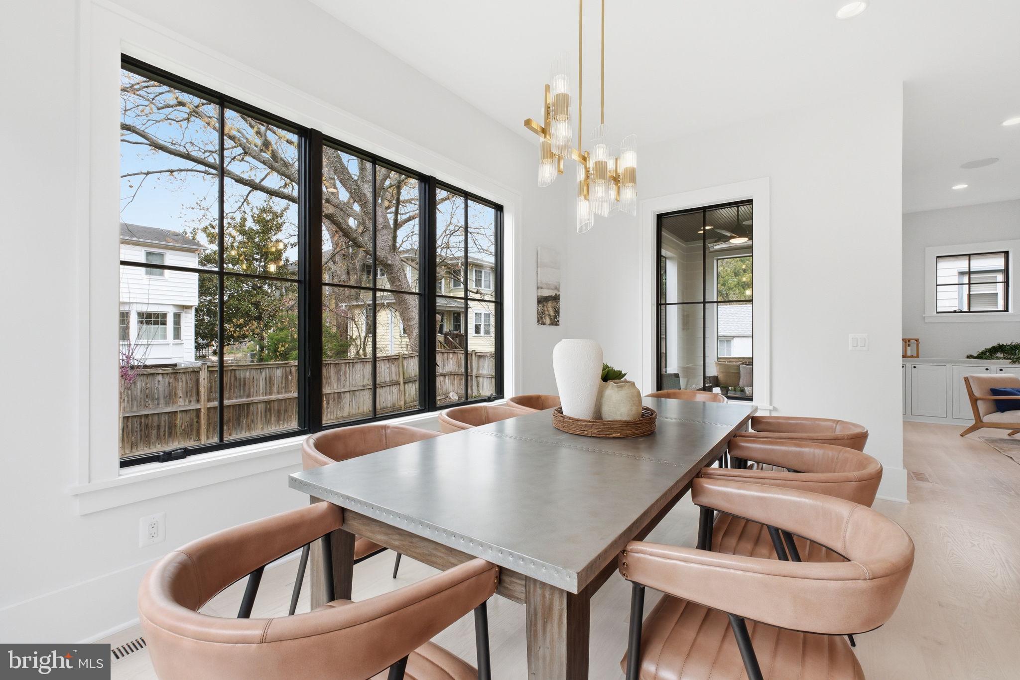 CLARENDON - Residential