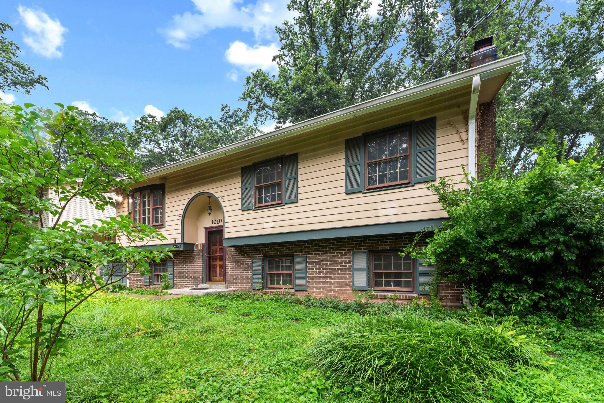 HOLLYWOOD PARK - Residential