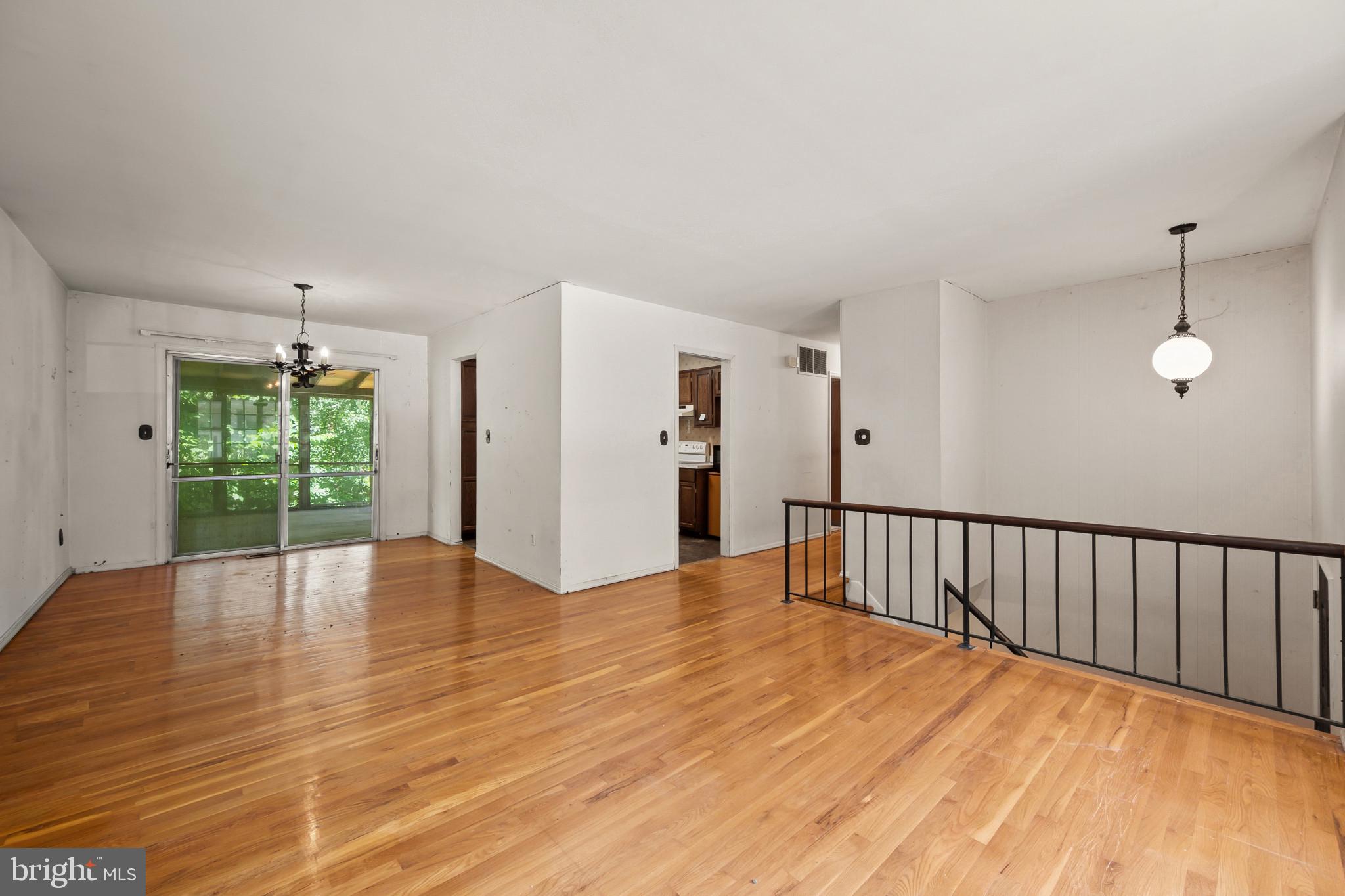 HOLLYWOOD PARK - Residential