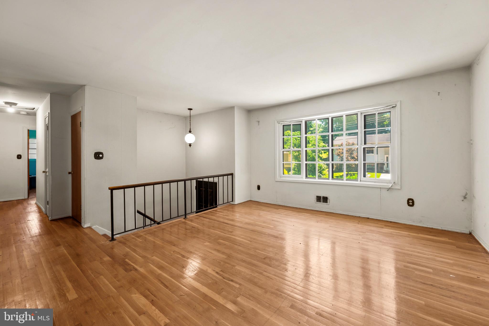 HOLLYWOOD PARK - Residential