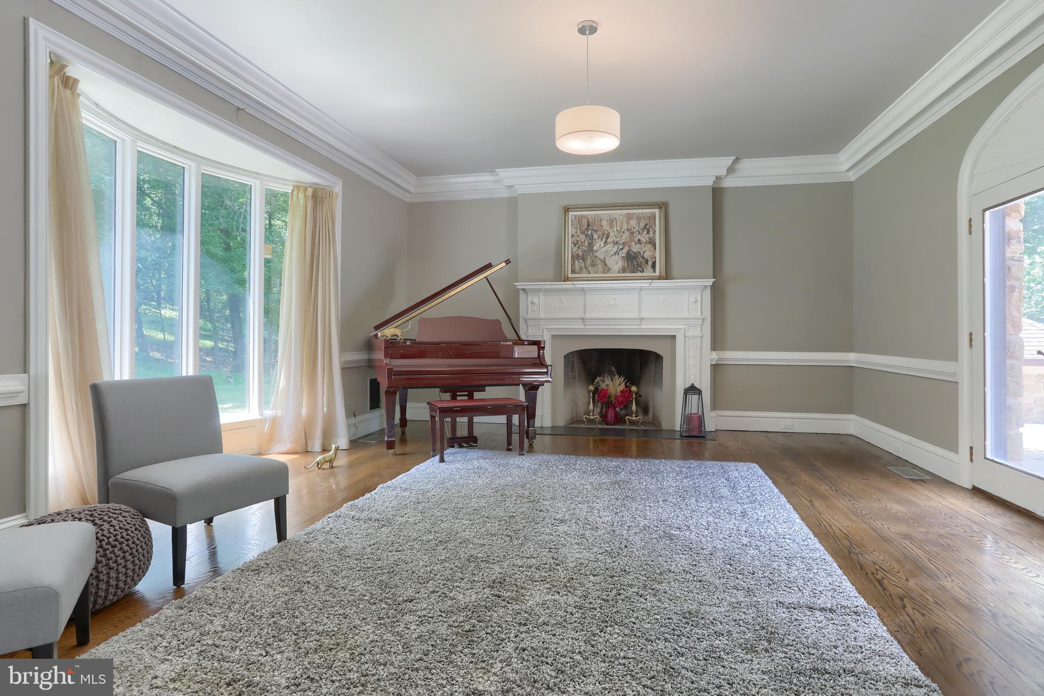 HILLCREST - Residential
