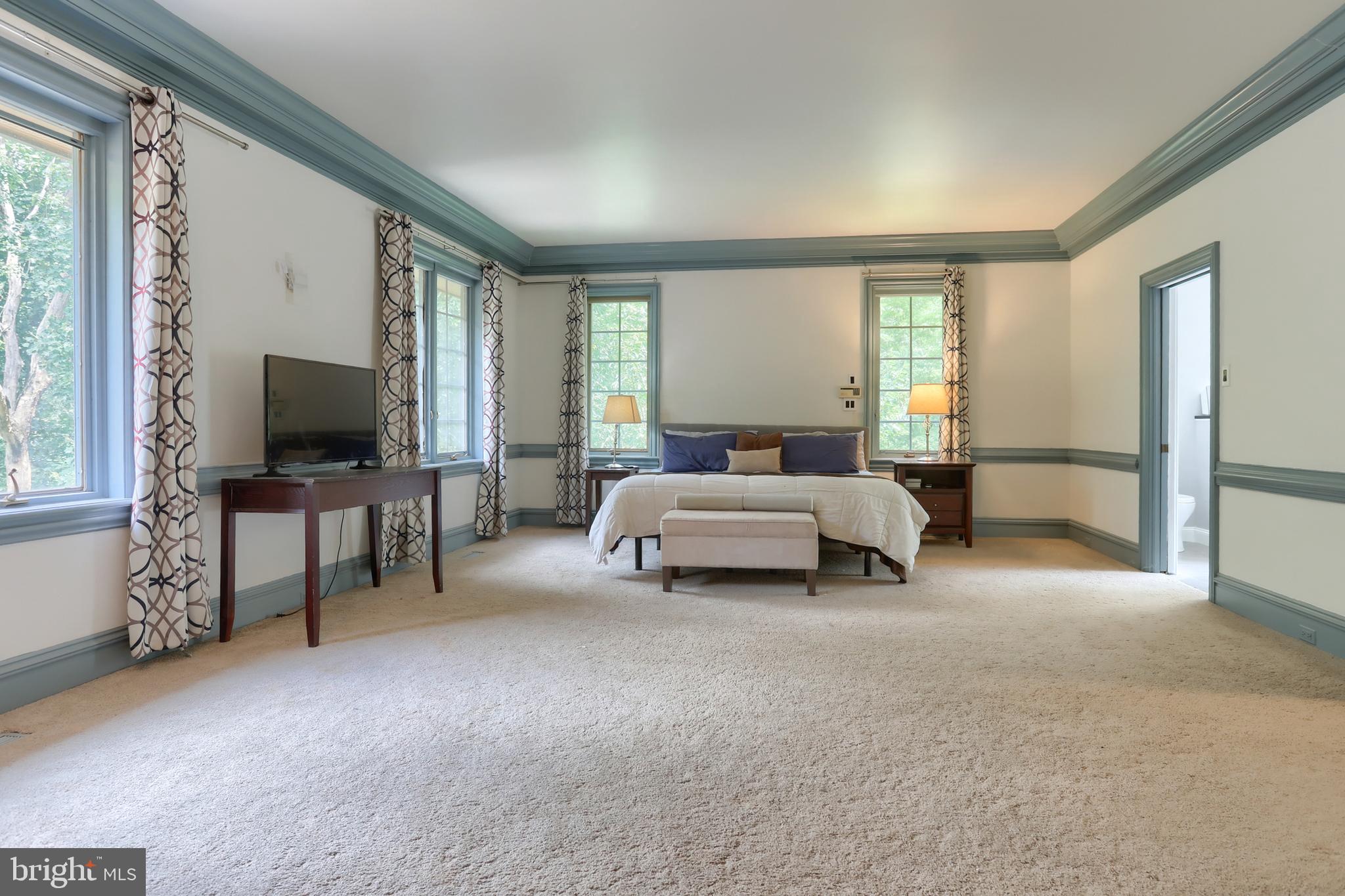 HILLCREST - Residential