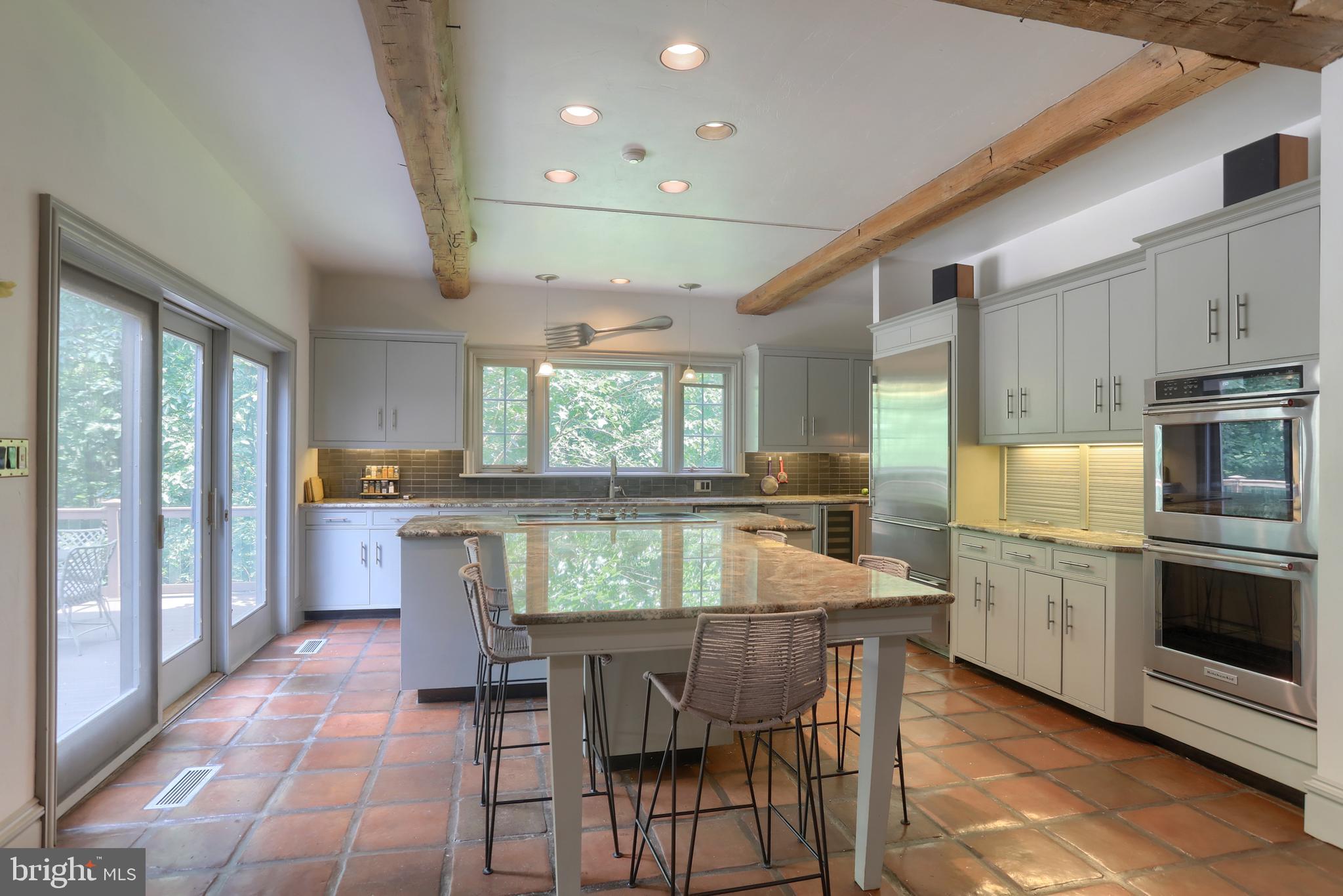 HILLCREST - Residential