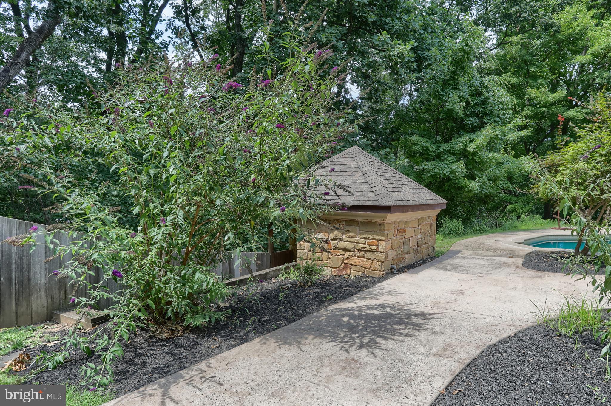 HILLCREST - Residential