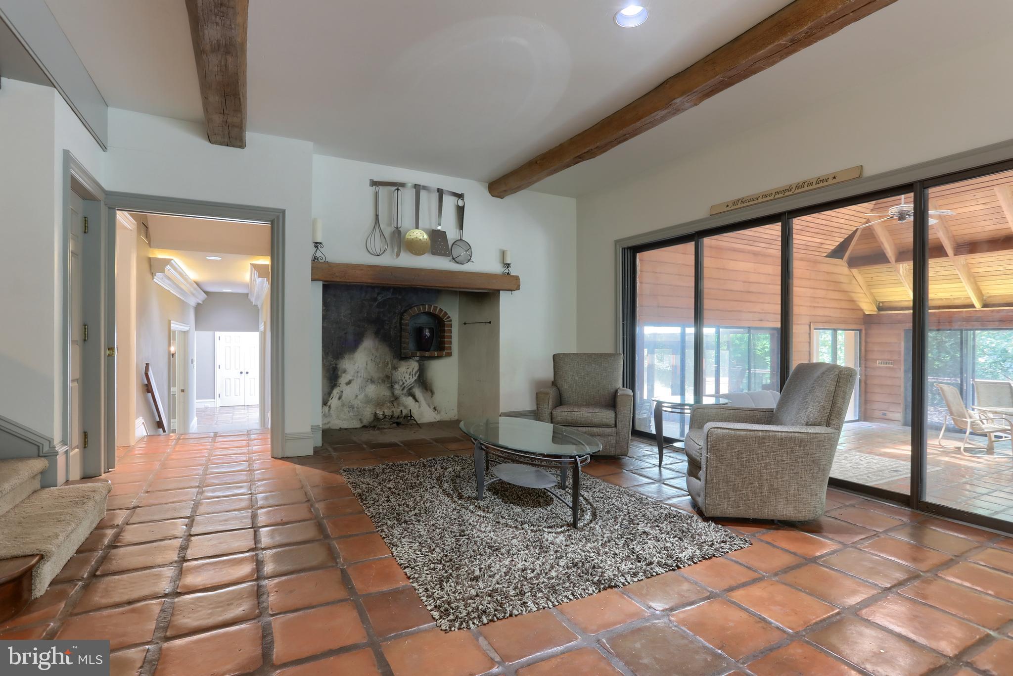 HILLCREST - Residential