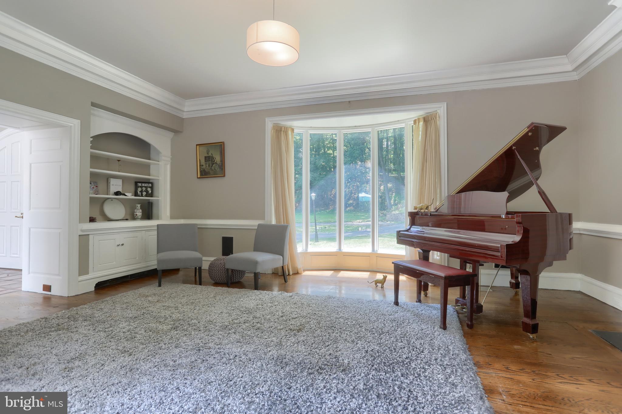 HILLCREST - Residential