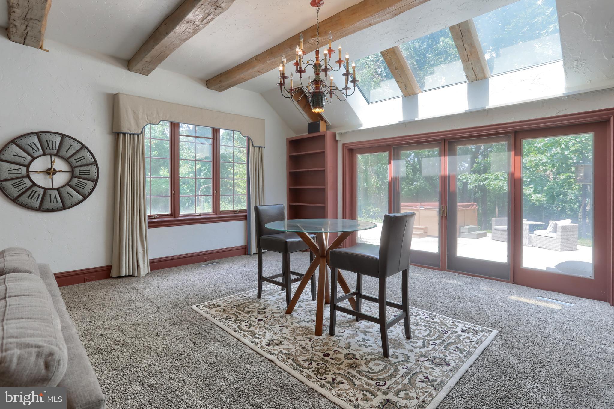 HILLCREST - Residential