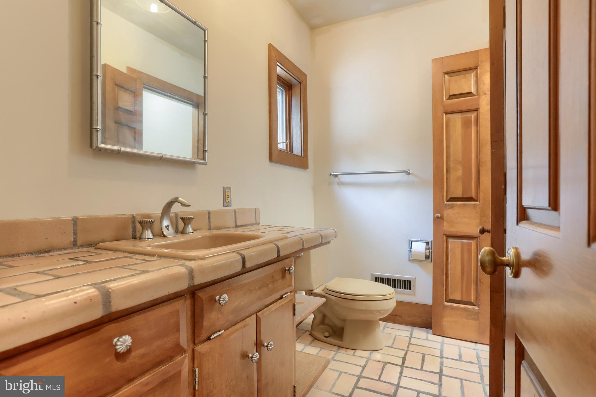HILLCREST - Residential