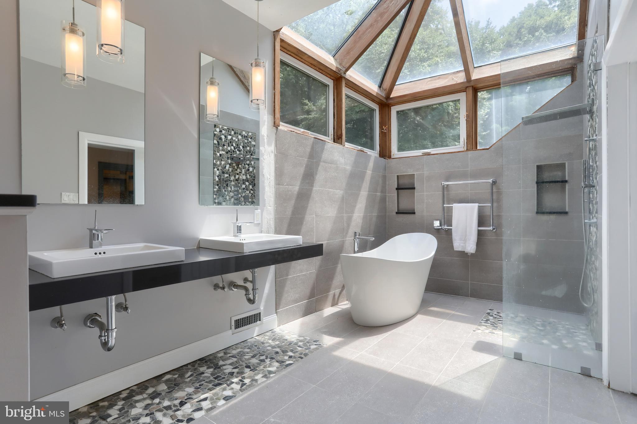 HILLCREST - Residential