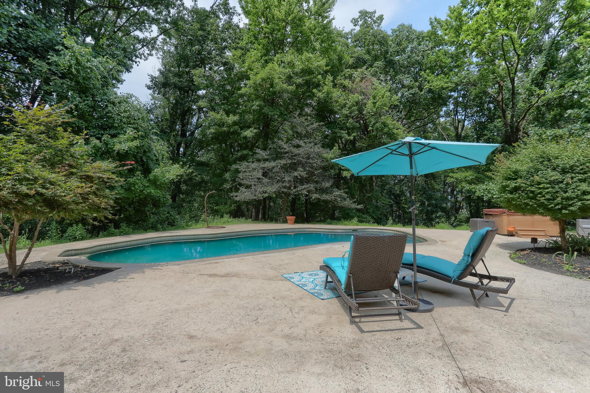 HILLCREST - Residential