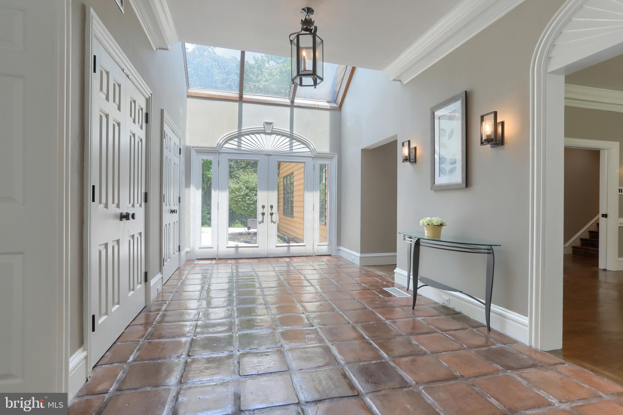 HILLCREST - Residential