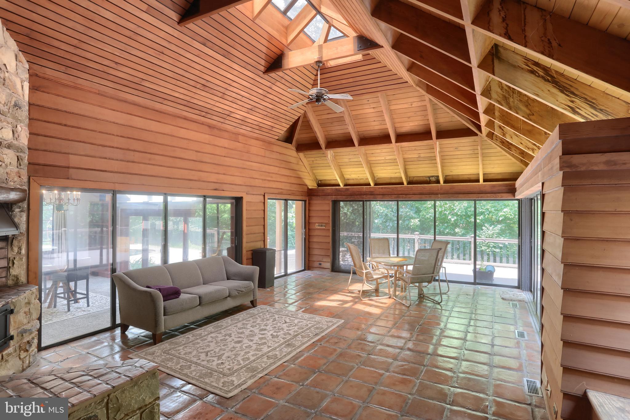 HILLCREST - Residential