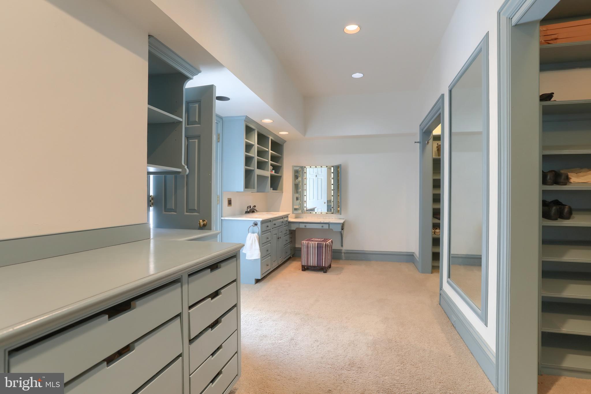 HILLCREST - Residential