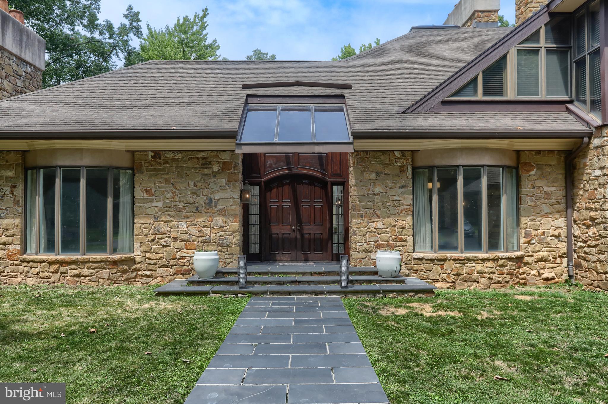 HILLCREST - Residential