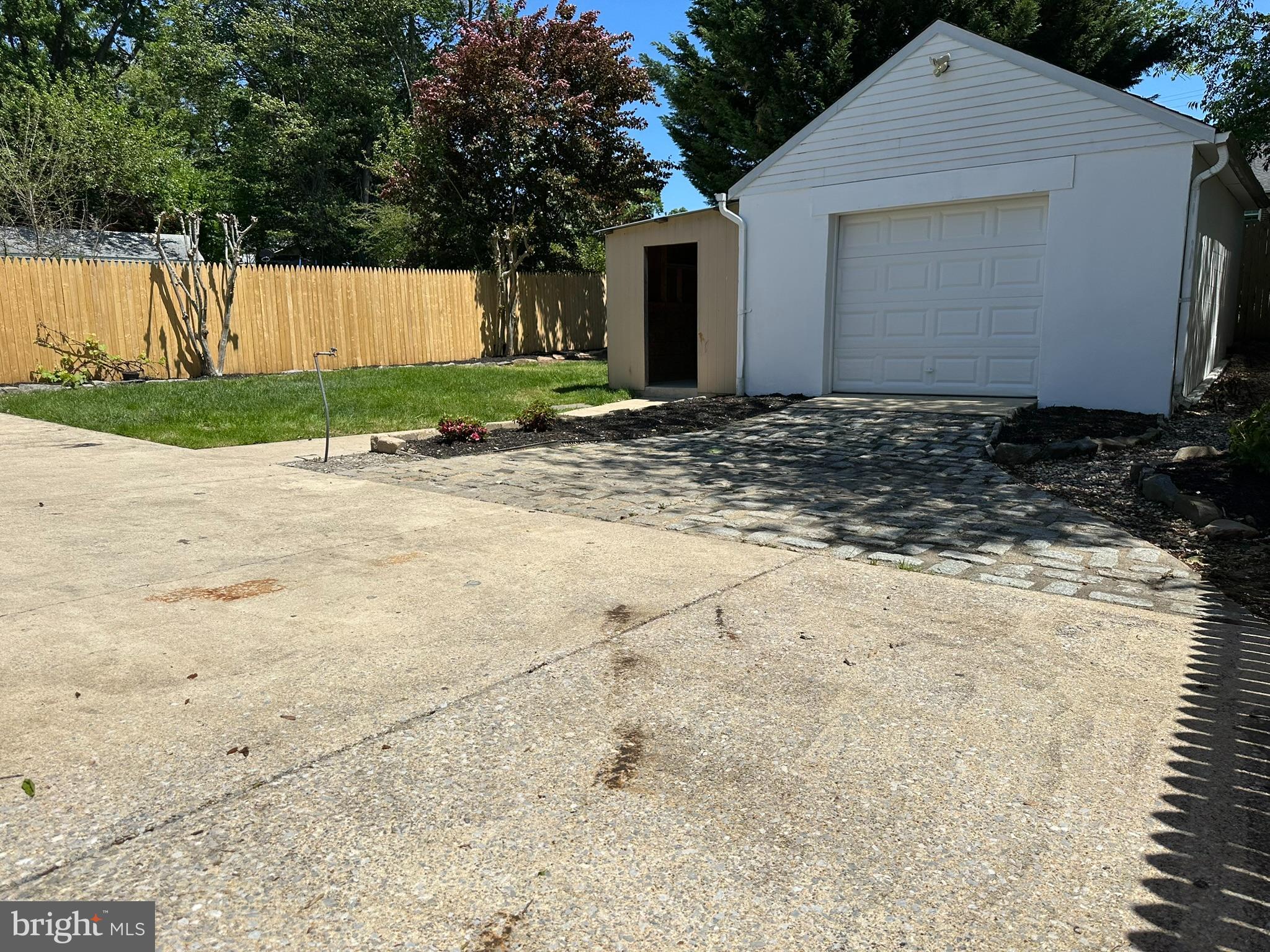 GLENMONT HILLS - Residential