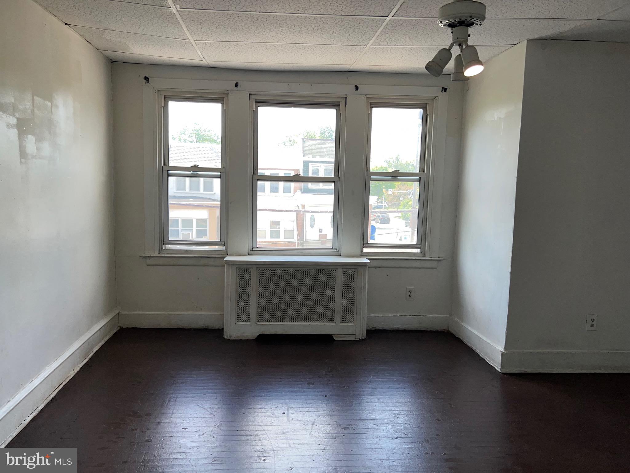 OXFORD CIRCLE - Residential