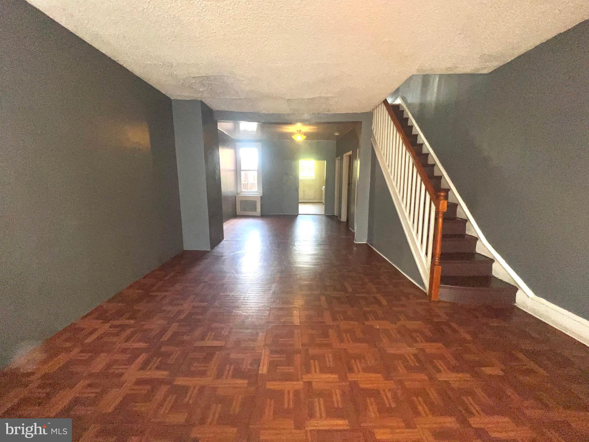 OXFORD CIRCLE - Residential